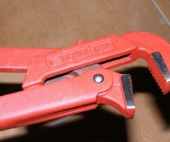 Image: pipe wrench